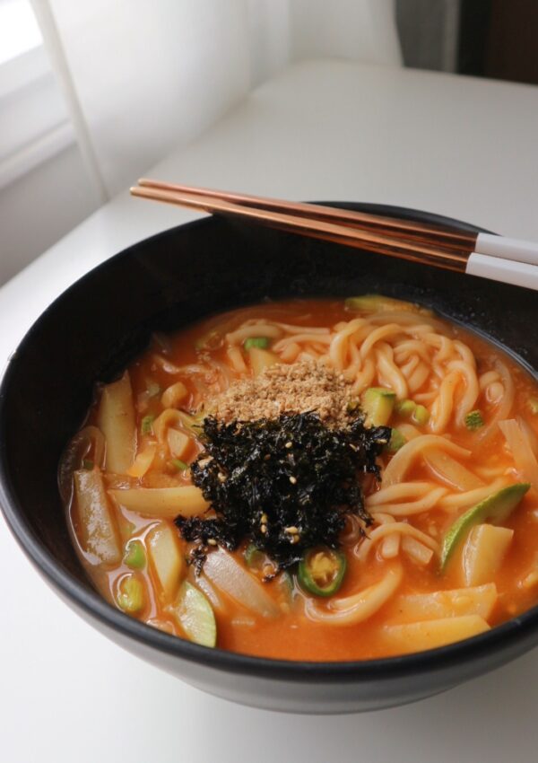 Jang Kalguksu (Korean Spicy Noodle Soup)